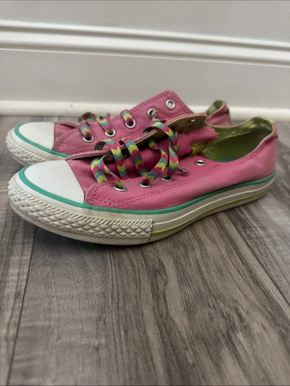Converse Pink Low-Top Canvas Sneakers with Multicolor Laces 3 retro